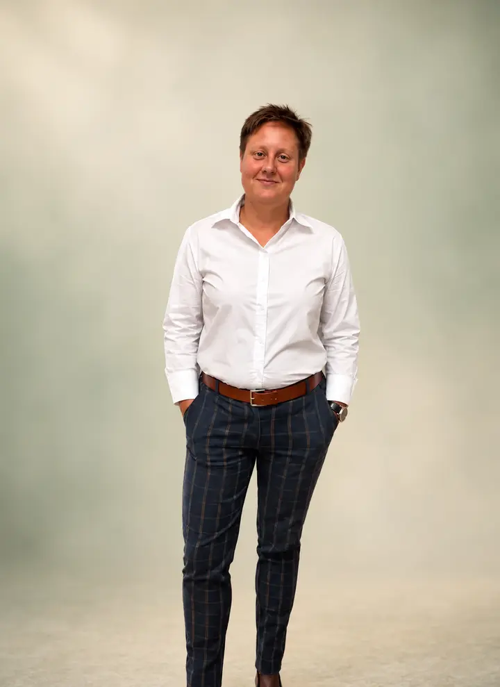 Dr. Pántya Nóra ügyvéd portréja